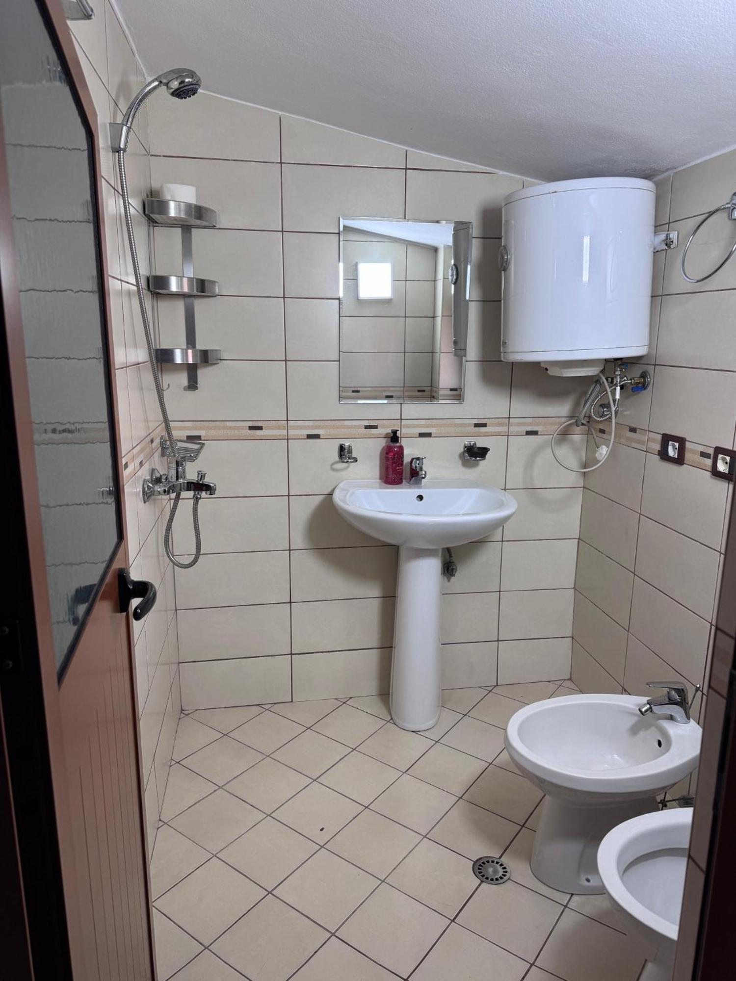 Ferienwohnung Aleksi&Eli Shkodra Exterior foto